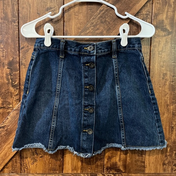 Forever 21 Dresses & Skirts - FOREVER 21 Womens‎ mini jean button up skirt size 26”